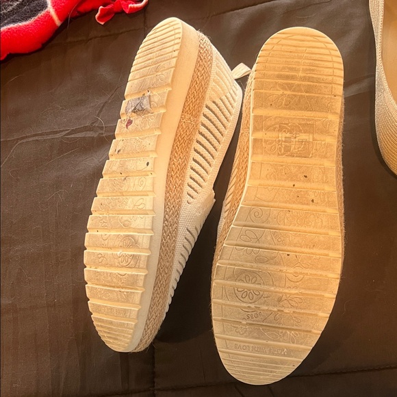 Bobs Memory Foam Cream Slip-On Shoes women’s - Picture 5 of 7